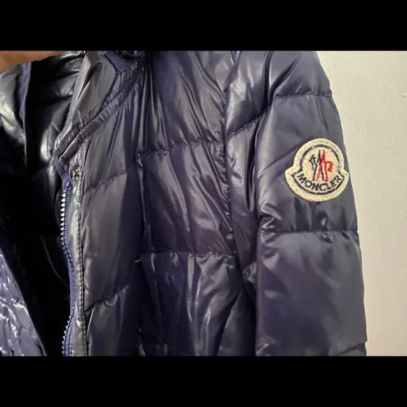 Moncler Navy Blue Puffer Jacket with Fur Trim - Picture 2 of 13